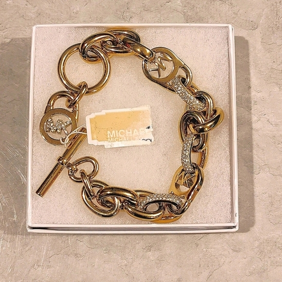 NWT MICHAEL KORS GOLD PLATED CHAIN LINK BRACELET MONGRAM MK CHARM & RHINESTONES - Picture 3 of 7